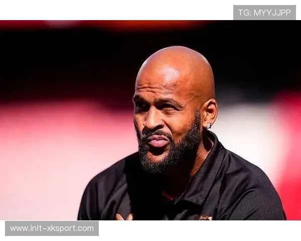 塞维利亚后卫马尔考赛季报销,防线重组迫在眉睫